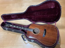Chitarra elettrica acustica usato  Spedire a Italy