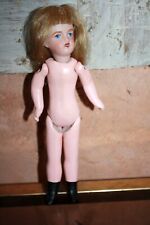 Adorable petite poupée d'occasion  Pont-Évêque