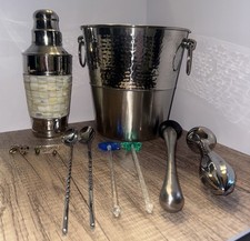 Bom conjunto de bar com balde de gelo, shaker Martini, espremedor de suco de frutas e acessório comprar usado  Enviando para Brazil