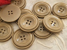 Lot gros boutons d'occasion  Senozan