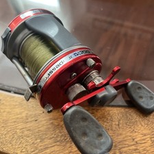 Abu garcia ambassador usato  Spedire a Italy