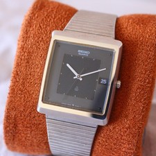 Vintage Seiko Relógio Quadrado Mostrador Preto Pulseira Original - 1988 - 7832-5050 comprar usado Vintage Seiko Relógio Quadrado Mostrador Preto Pulseira Original - 1988 - 7832-5050 comprar usado  Enviando para Brazil