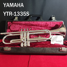 Trompeta Yamaha YTR-1335S plateada con signos de desgaste segunda mano  Embacar hacia Mexico