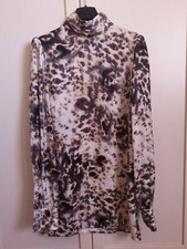 Blusa guess leopardata usato  Arezzo