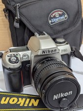 Klasyczny aparat fotograficzny Nikon F80 SLR 35mm. PRZECZYTAJ PROSZĘ. na sprzedaż  Wysyłka do Poland