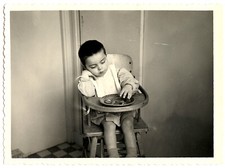 Child eating high d'occasion  Expédié en Belgium