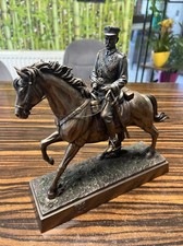 Figurka Józef Piłsudski Veronese 2017 na sprzedaż  PL