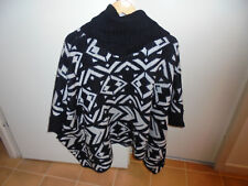 Poncho blanc noir d'occasion  Peymeinade