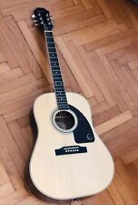 Chitarra acustica modello usato  Roma