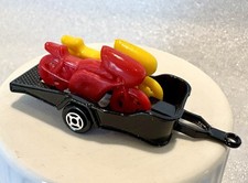 Ótimo! Reboque de motocicleta Majorette 1:64 - Preto com 2 bicicletas vermelho e amarelo comprar usado  Enviando para Brazil