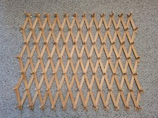 Antigo 87 Peg Rack Expansível Cor Natural Madeira Acordeão Bom Estado comprar usado  Enviando para Brazil