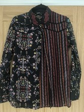 Estampa floral mista Desigual tamanho M com tigre bordado no colarinho comprar usado Estampa floral mista Desigual tamanho M com tigre bordado no colarinho comprar usado  Enviando para Brazil