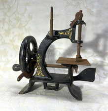 machine coudre jouet ancienne d'occasion machine coudre jouet ancienne d'occasion La Haye-Pesnel