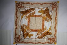 Loewe foulard soie d'occasion  Seyssel