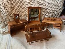 Usado, Muebles miniatura para casa de muñecas Asstd 4 piezas de madera - escritorio, banco, espejo de pasillo, etc. segunda mano  Embacar hacia Argentina