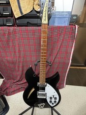 Rickenbacker 330 jetglo d'occasion  Expédié en Belgium