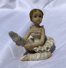 Jolie petite figurine d'occasion  Montrabé