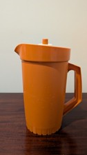 Vintage Tupperware Orange Large Pitcher Jug 2-Quart Harvest With Push Button Lid comprar usado  Enviando para Brazil
