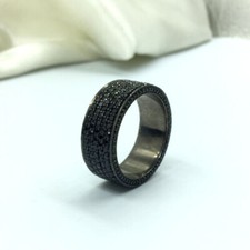 Glittering black pave d'occasion  Expédié en Belgium