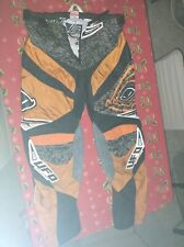 Pantaloni ufo plast usato  Soriano Calabro