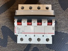 Disjoncteur tetrapolaire 4pole d'occasion  Barr