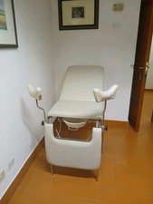 Due lettini medici usato  Italia