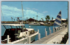 Cartão postal PC477 FL Florida Cape Coral Boat Dock Scene Lee County comprar usado  Enviando para Brazil