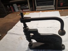 Ancienne presse œillets d'occasion  Senonches