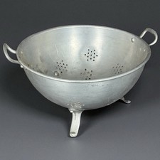 Ancienne passoire aluminium d'occasion  Ribemont