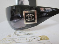 Belles lunettes chanel d'occasion  Èze