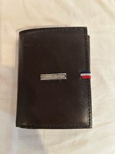 Carteira masculina Tommy Hilfiger ~ Nova em folha ~ Nunca usada ~ Muito boa ~ comprar usado  Enviando para Brazil