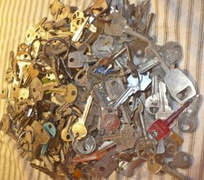 Pound lot miscellaneous for sale  Middletown