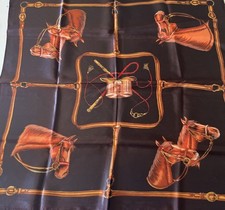 Grand foulard carré d'occasion  Theix