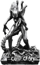 Alien warrior statua usato  Ciampino
