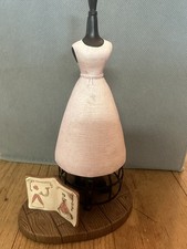 Disney wdcc dress d'occasion  Expédié en Belgium