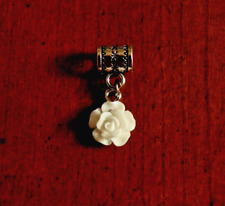 Pendentif argenté fleur d'occasion  Calais