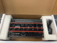 Behringer grind hybrid d'occasion  Expédié en Belgium