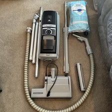 Electrolux 2100 vacuum d'occasion  Expédié en Belgium