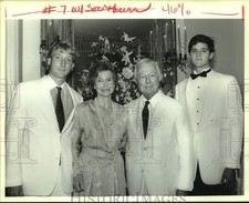 1992 Press Photo Tattersall Debutante Party - Peter Tattersall e convidados comprar usado  Enviando para Brazil
