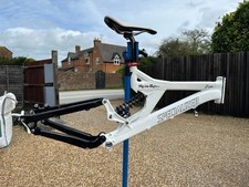 Specialized Big Hit II 26" - Médio - Totalmente Reconstruído + Fox RC - Quadro Downhill comprar usado Specialized Big Hit II 26" - Médio - Totalmente Reconstruído + Fox RC - Quadro Downhill comprar usado  Enviando para Brazil