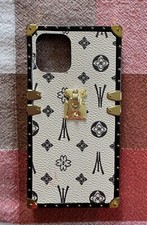 Capa porta-malas luxo iPhone 11 Pro branca creme com insígnia marrom comprar usado  Enviando para Brazil