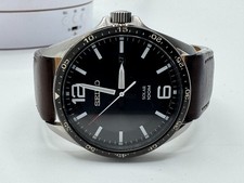 Relógio solar Seiko 43mm caixa de aço inoxidável e pulseira de couro SNE487 V157-ODV8 comprar usado Relógio solar Seiko 43mm caixa de aço inoxidável e pulseira de couro SNE487 V157-ODV8 comprar usado  Enviando para Brazil