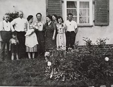 Glückliche familie steht gebraucht kaufen  Schönebeck (Elbe)