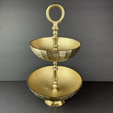 Tiered brass serving d'occasion  Expédié en Belgium