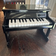 Piano pequeño Korg de 25 teclas. Negro. Probado, funciona. segunda mano  Embacar hacia Mexico