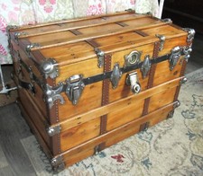 Antique steamer trunk for sale  East Hampton