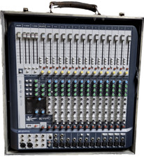 Soundcraft signature mixer for sale  LONDON