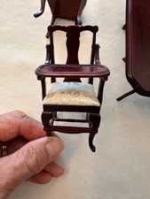 LOTE 4 PEÇAS para casa de bonecas 1:12 cadeira alta, cadeira de jantar, cabana e (mesa de segunda edição), usado comprar usado  Enviando para Brazil