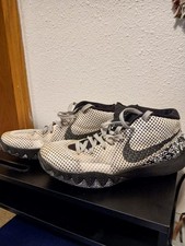 Tênis Nike Kyrie 1 BHM 718 718820-100 tamanho 10- Usado, usado comprar usado  Enviando para Brazil