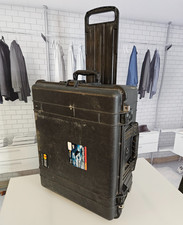 Pelican 1610 custodia usato Pelican 1610 custodia usato  Spedire a Italy